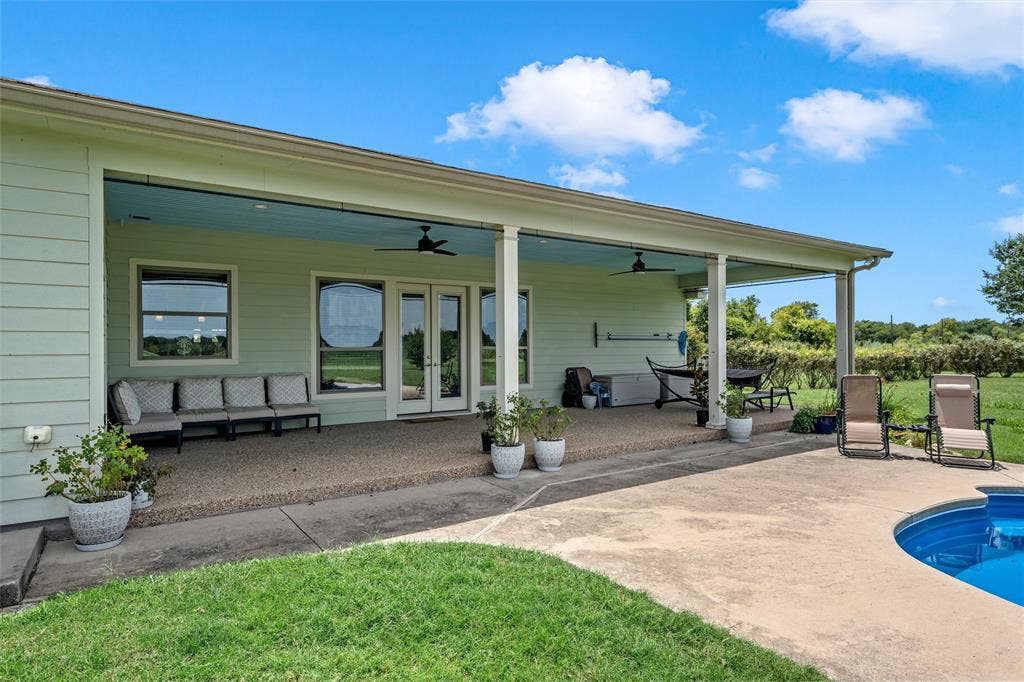 3825 Chappel Hill Road, Waco, TX 76705 3825 Chappel Hill Road, Waco, TX 76705