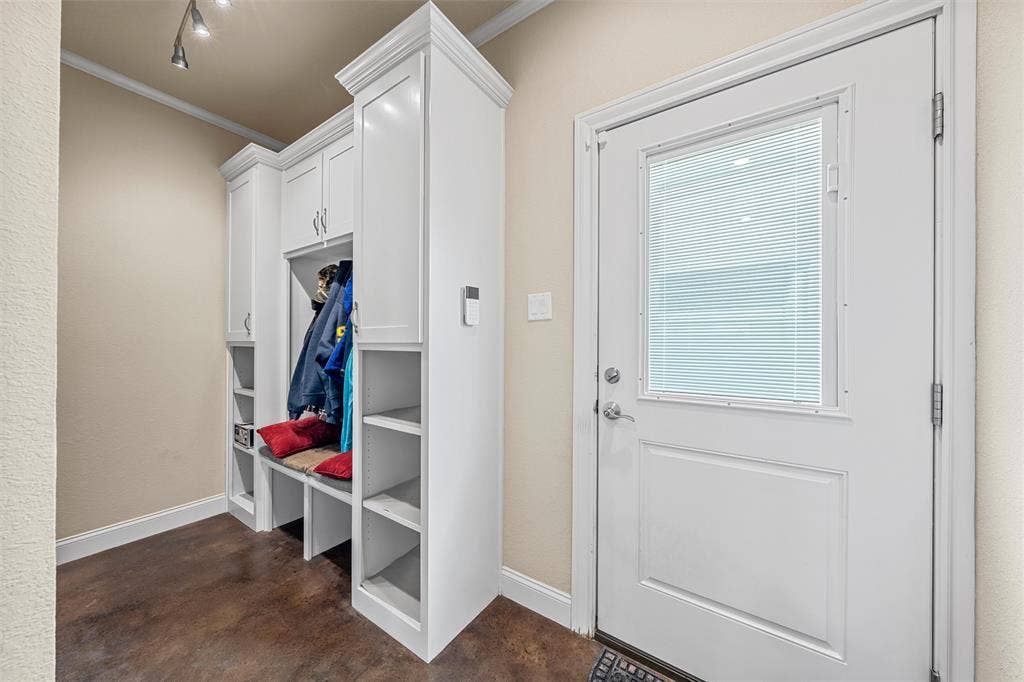 3825 Chappel Hill Road, Waco, TX 76705 3825 Chappel Hill Road, Waco, TX 76705