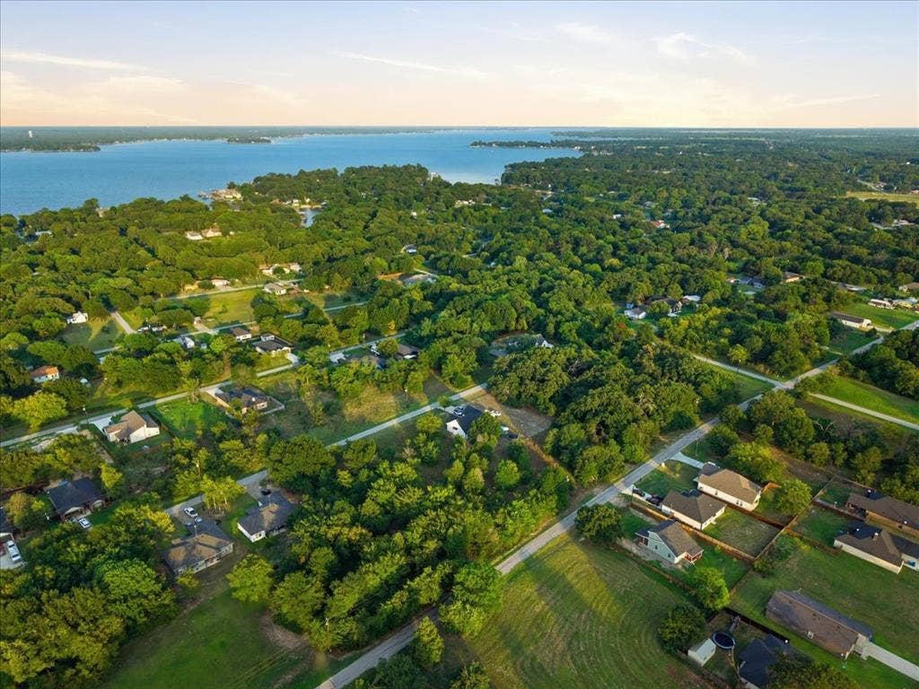 1641 Kapuna Drive, Tool, TX 75143 1641 Kapuna Drive, Tool, TX 75143