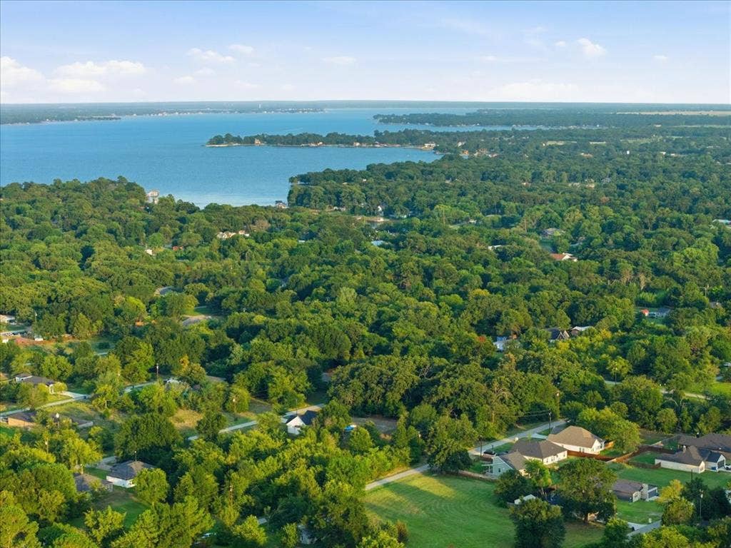 1641 Kapuna Drive, Tool, TX 75143 1641 Kapuna Drive, Tool, TX 75143