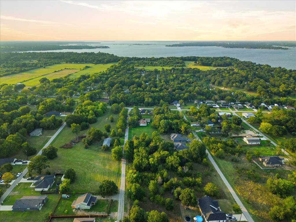 1641 Kapuna Drive, Tool, TX 75143 1641 Kapuna Drive, Tool, TX 75143