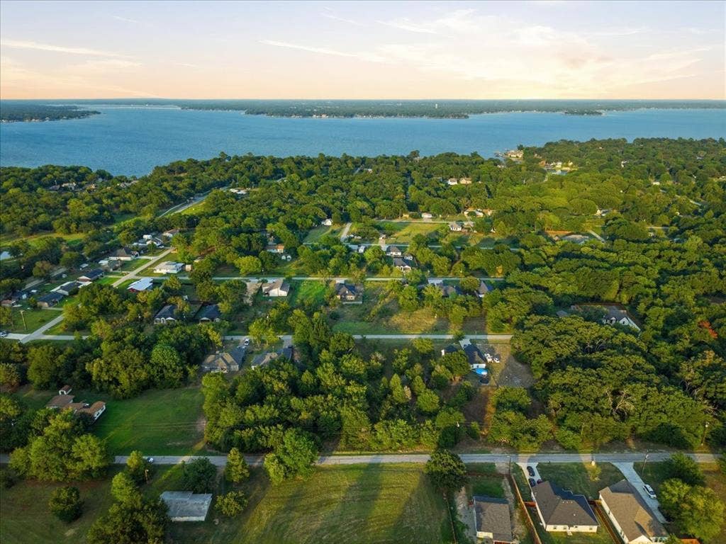 1641 Kapuna Drive, Tool, TX 75143 1641 Kapuna Drive, Tool, TX 75143