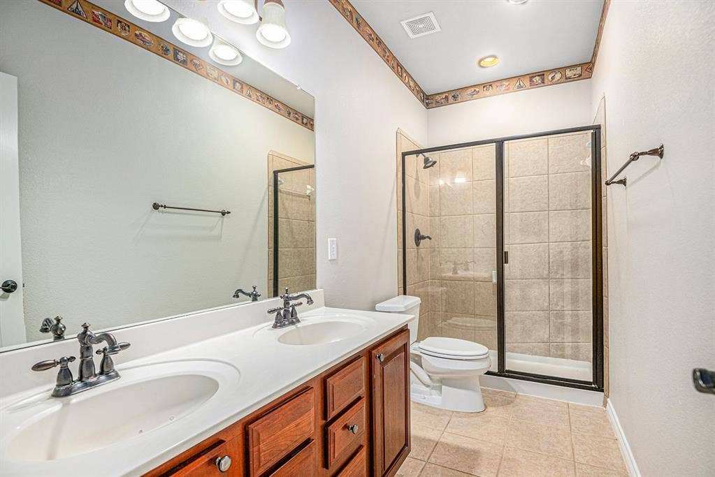 605 Port Royale Way, Euless, TX 76039 605 Port Royale Way, Euless, TX 76039