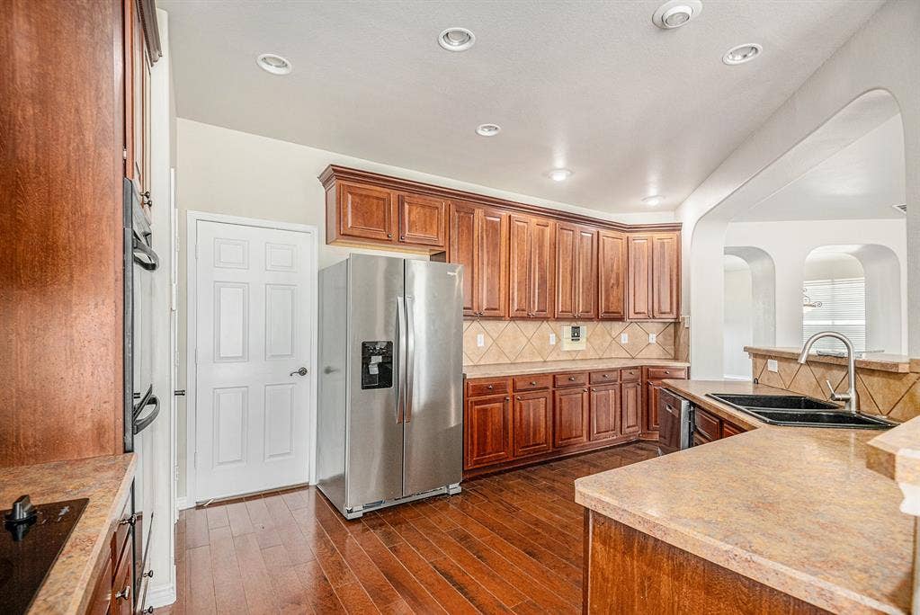 605 Port Royale Way, Euless, TX 76039 605 Port Royale Way, Euless, TX 76039