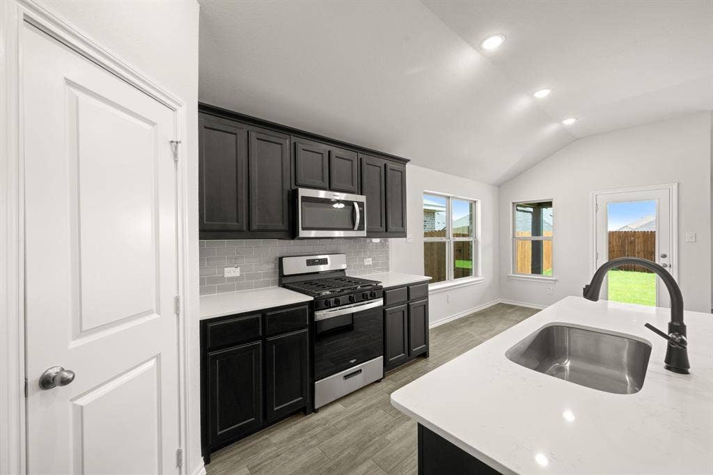 15012 Amantes Avenue, Haslet, TX 76052 15012 Amantes- Kitchen-5