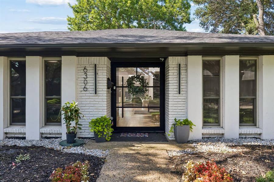 Property photo for 6306 Glennox Lane, Dallas, TX