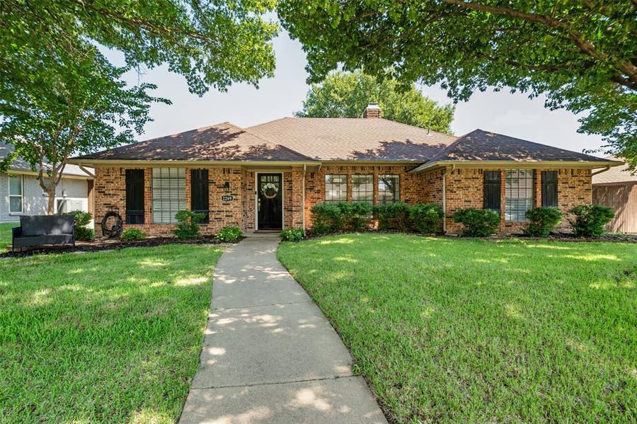 Property photo for 2269 Bunker Hill Circle, Plano, TX