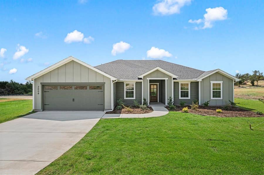 Property photo for 2008 Willy Dilly Road, Springtown, TX