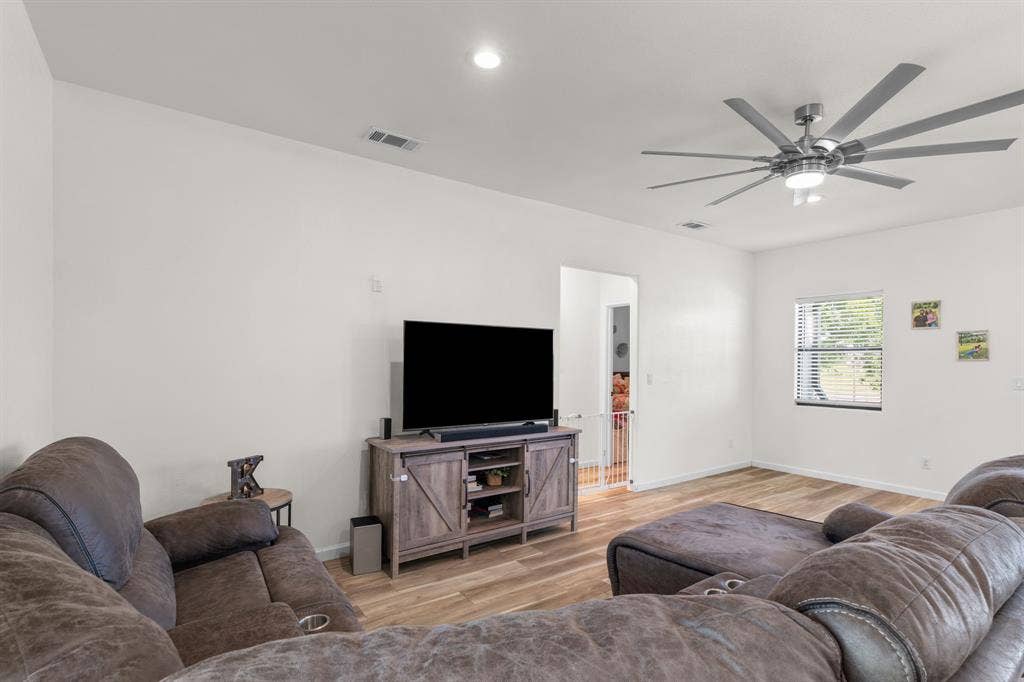 304 E Adams Street, Riesel, TX 76682 304 E Adams Street, Riesel, TX 76682