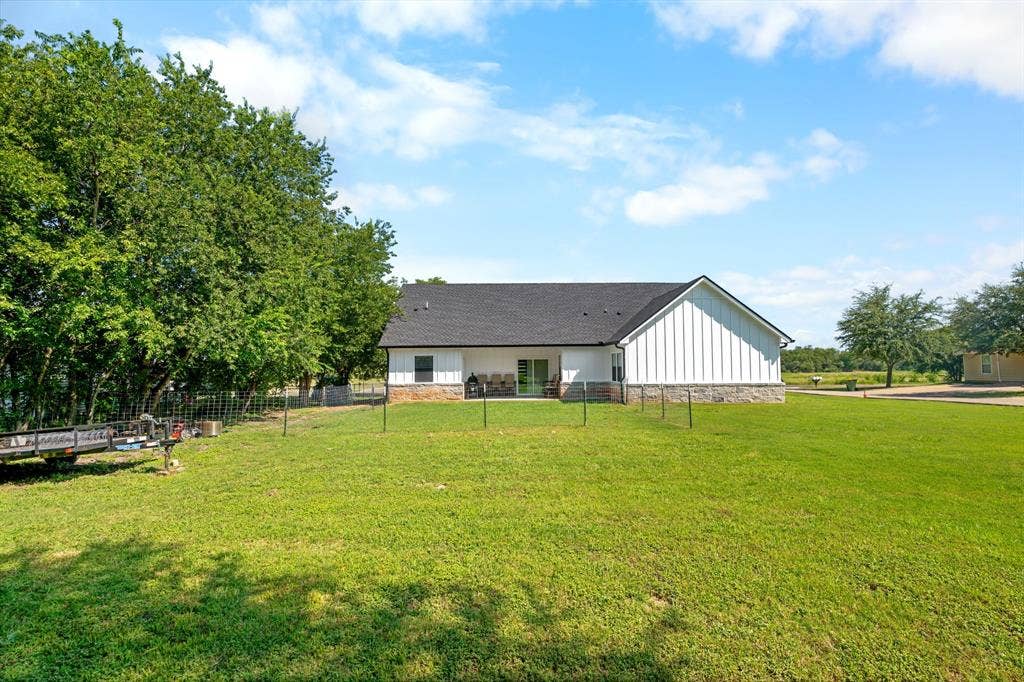 304 E Adams Street, Riesel, TX 76682 304 E Adams Street, Riesel, TX 76682