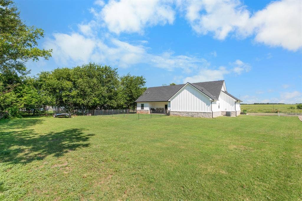 304 E Adams Street, Riesel, TX 76682 304 E Adams Street, Riesel, TX 76682