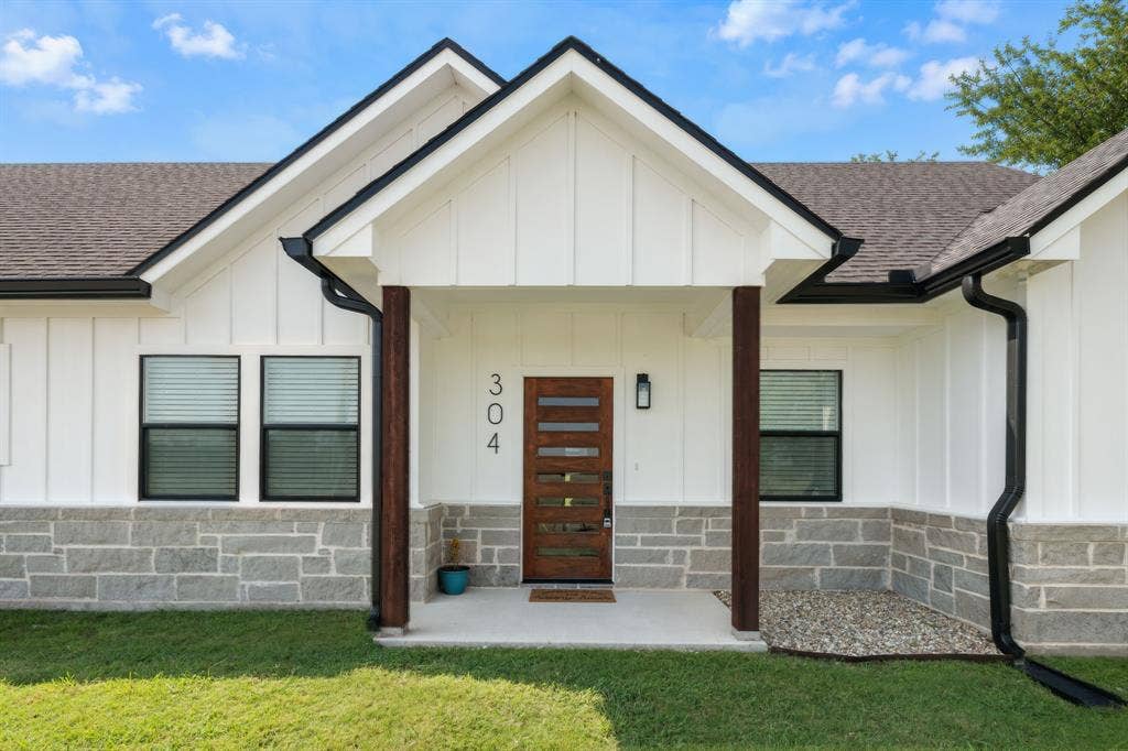 304 E Adams Street, Riesel, TX 76682 304 E Adams Street, Riesel, TX 76682