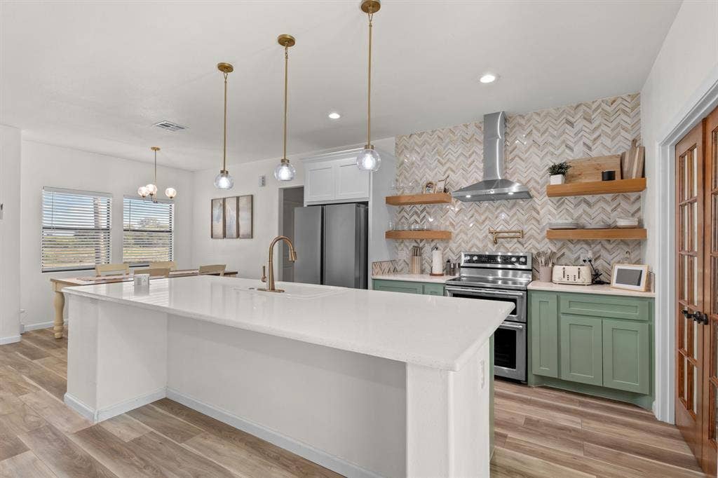 304 E Adams Street, Riesel, TX 76682 304 E Adams Street, Riesel, TX 76682
