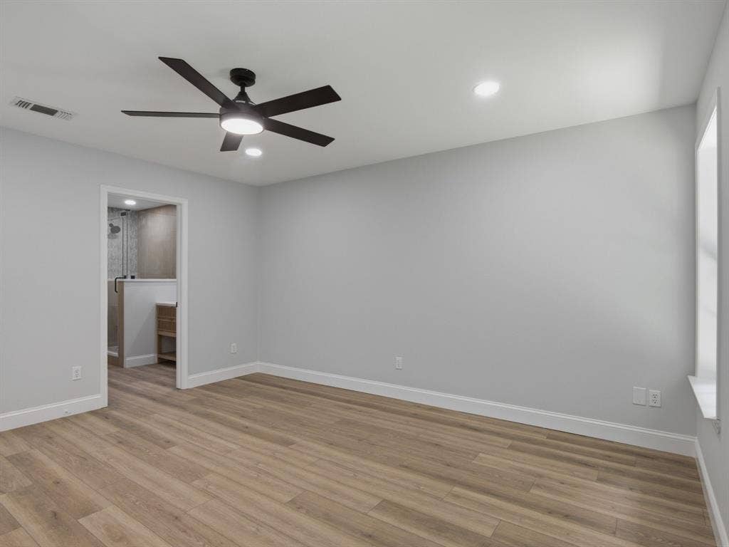 105 E Foggle Street, Athens, TX 75751 Primary Bedroom