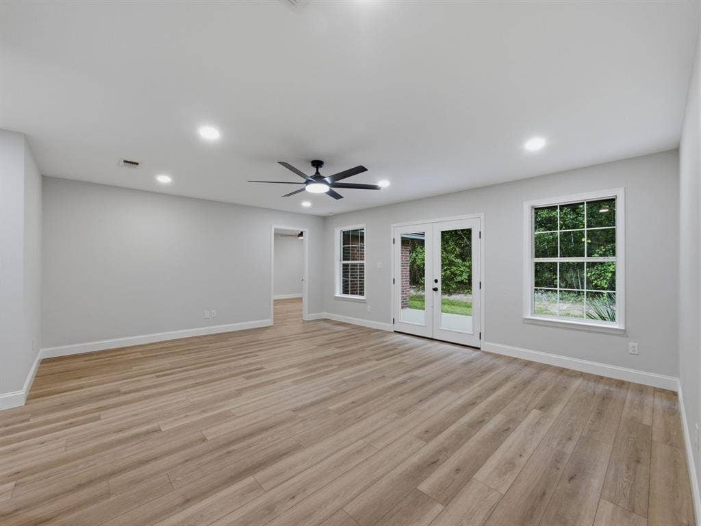 105 E Foggle Street, Athens, TX 75751 105 E Foggle Street, Athens, TX 75751