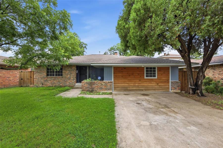 Property photo for 2010 Swansee Drive, Dallas, TX