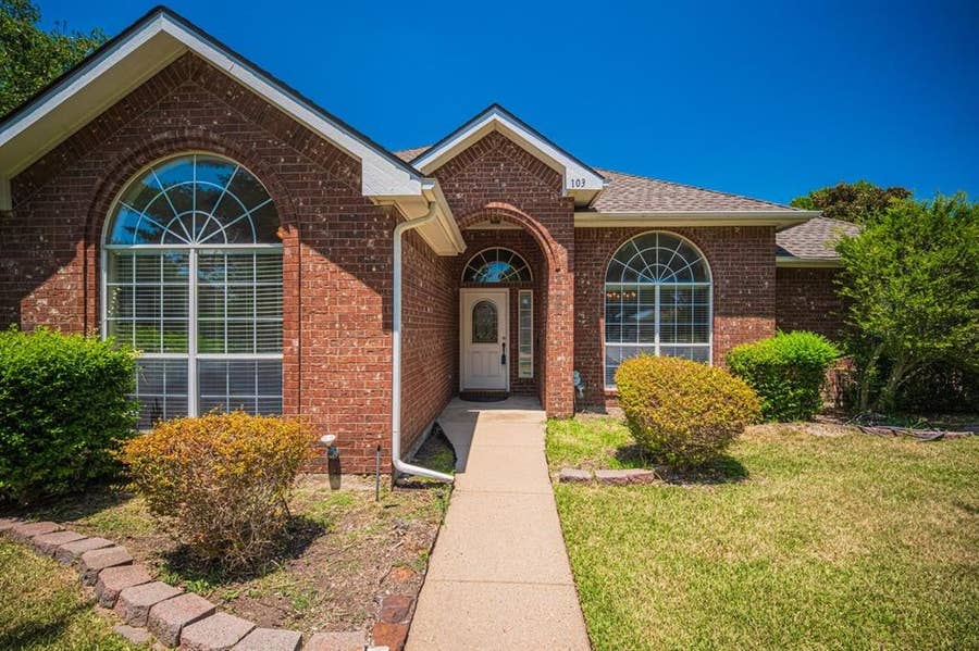 Property photo for 103 Meadow Glen Lane, Ovilla, TX