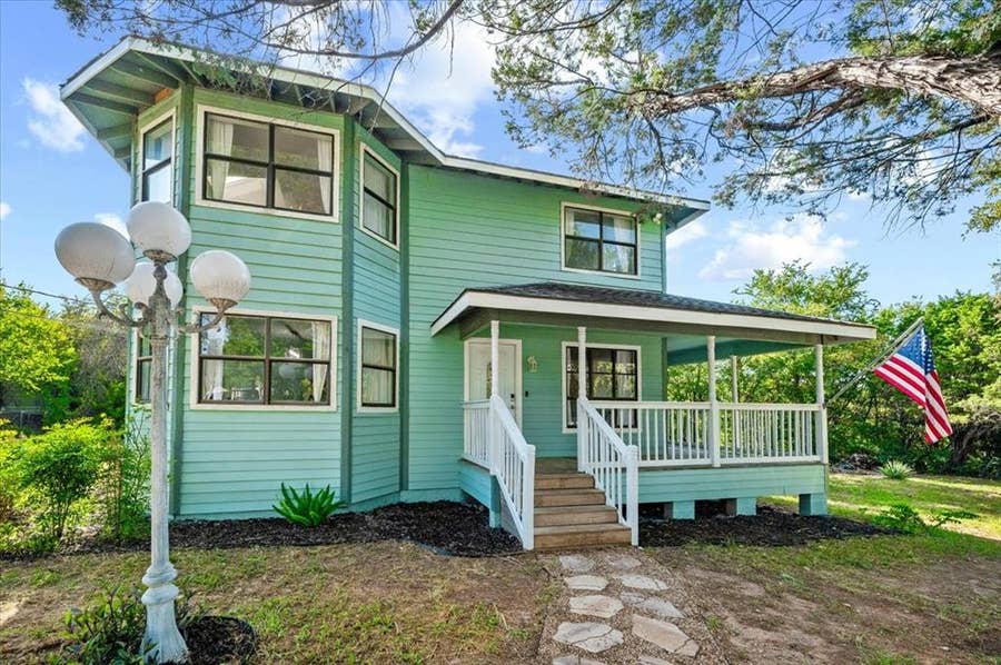 Property photo for 2704 Canyon Trail, Granbury, TX