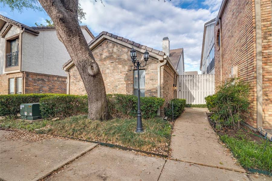 Property photo for 17018 Planters Row, Addison, TX