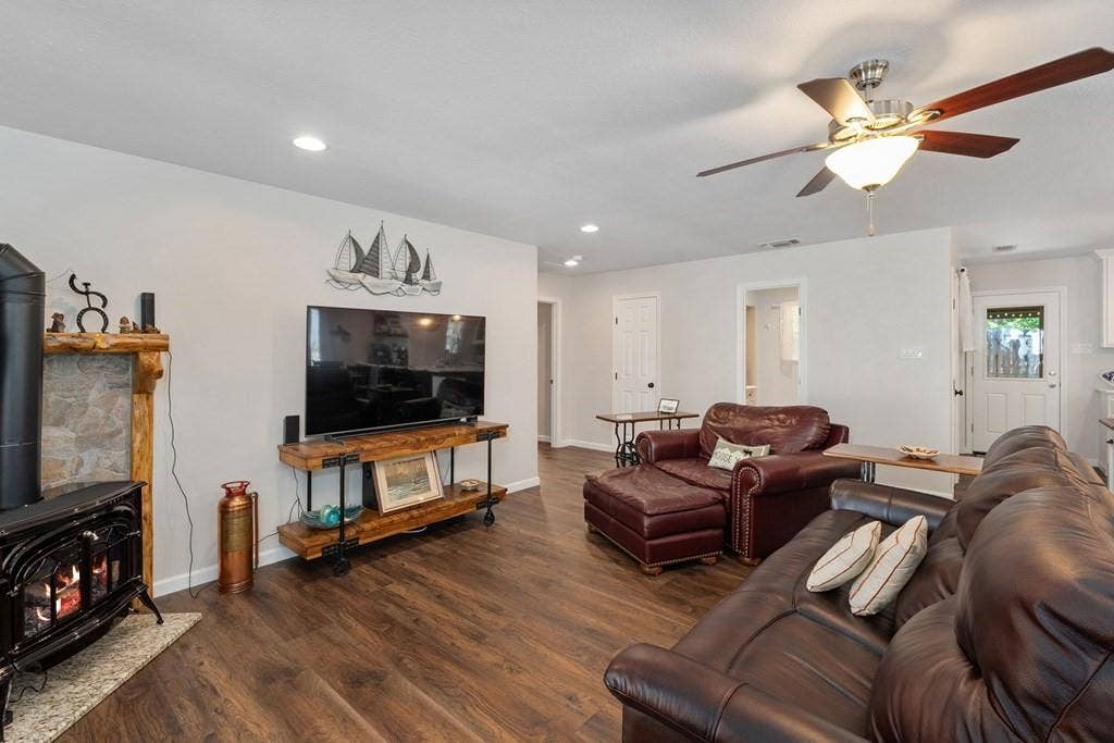 138 Wildgrove Drive, Gun Barrel City, TX 75156 138 Wildgrove Drive, Gun Barrel City, TX 75156