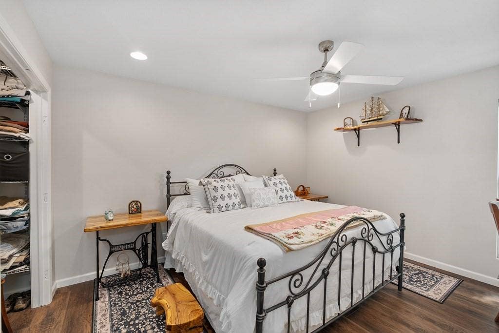 138 Wildgrove Drive, Gun Barrel City, TX 75156 Primary bedroom