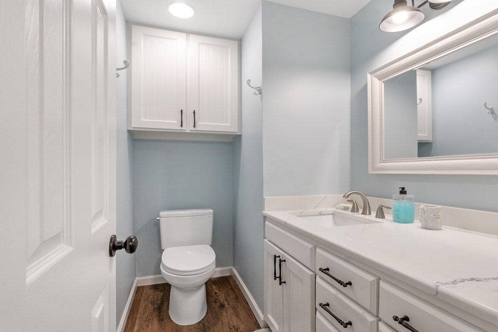 138 Wildgrove Drive, Gun Barrel City, TX 75156 Primary bathroom
