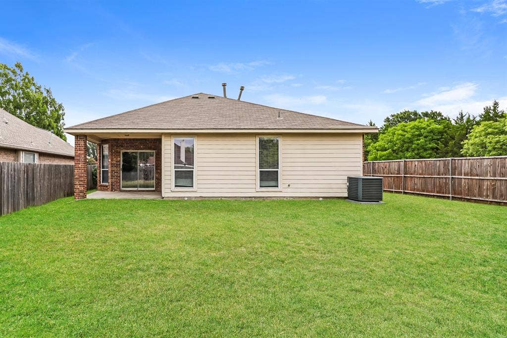 8421 Miramax Trail, Dallas, TX 75249