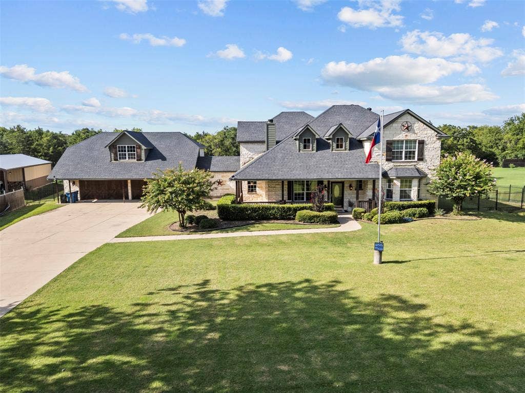 3175 Collins Road, Burleson, TX 76028 3175 Collins Road, Burleson, TX 76028