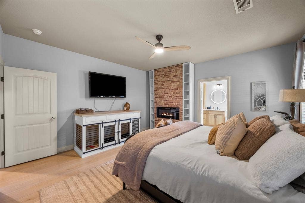 3175 Collins Road, Burleson, TX 76028 3175 Collins Road, Burleson, TX 76028