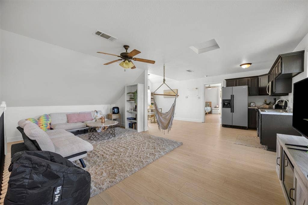 3175 Collins Road, Burleson, TX 76028 3175 Collins Road, Burleson, TX 76028