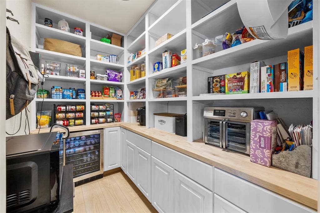 3175 Collins Road, Burleson, TX 76028 3175 Collins Road, Burleson, TX 76028