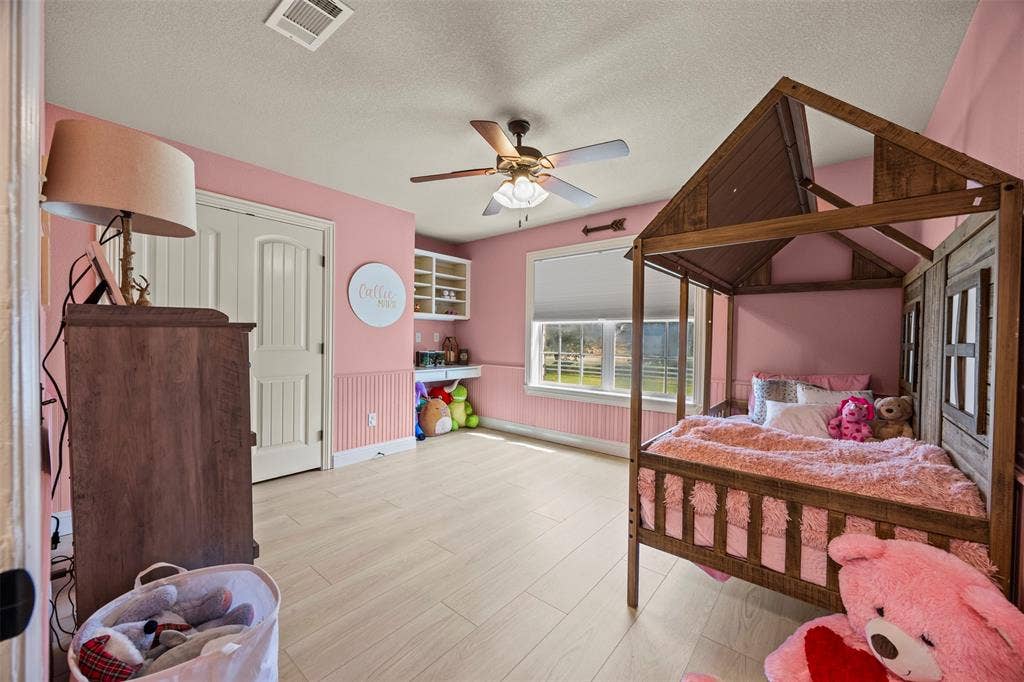 3175 Collins Road, Burleson, TX 76028 3175 Collins Road, Burleson, TX 76028