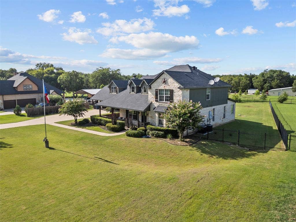 3175 Collins Road, Burleson, TX 76028 3175 Collins Road, Burleson, TX 76028