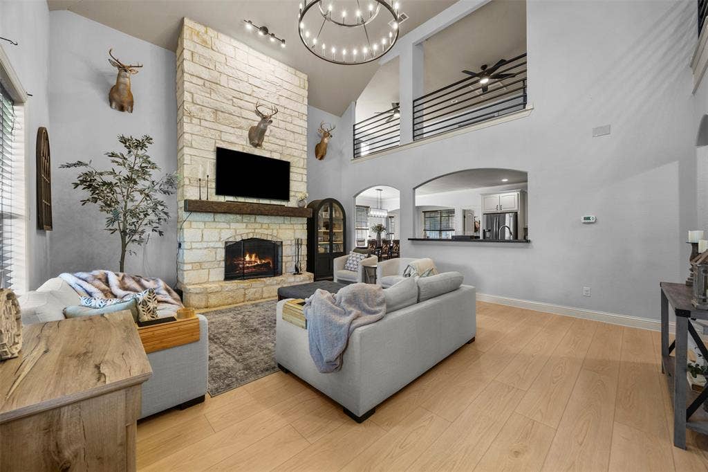 3175 Collins Road, Burleson, TX 76028 3175 Collins Road, Burleson, TX 76028