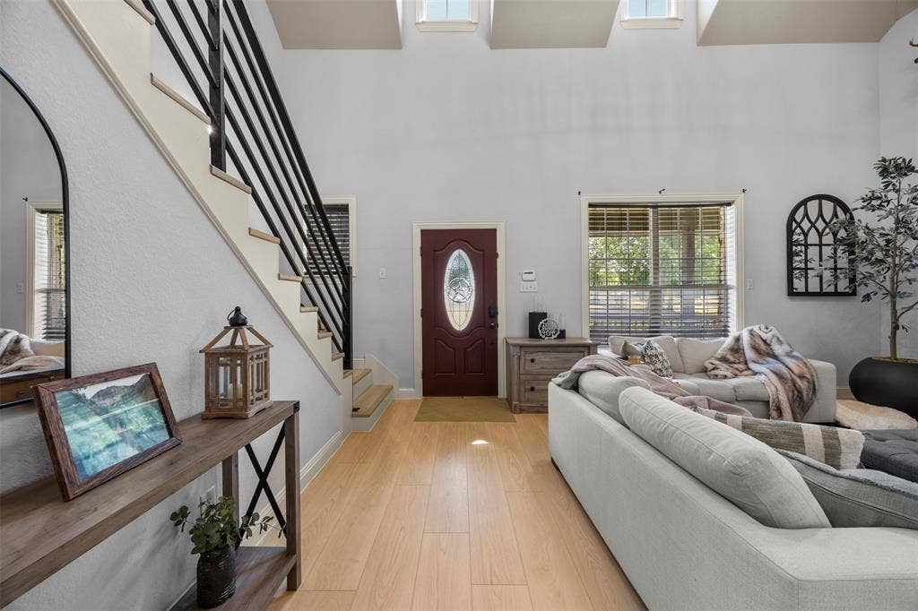 3175 Collins Road, Burleson, TX 76028 3175 Collins Road, Burleson, TX 76028