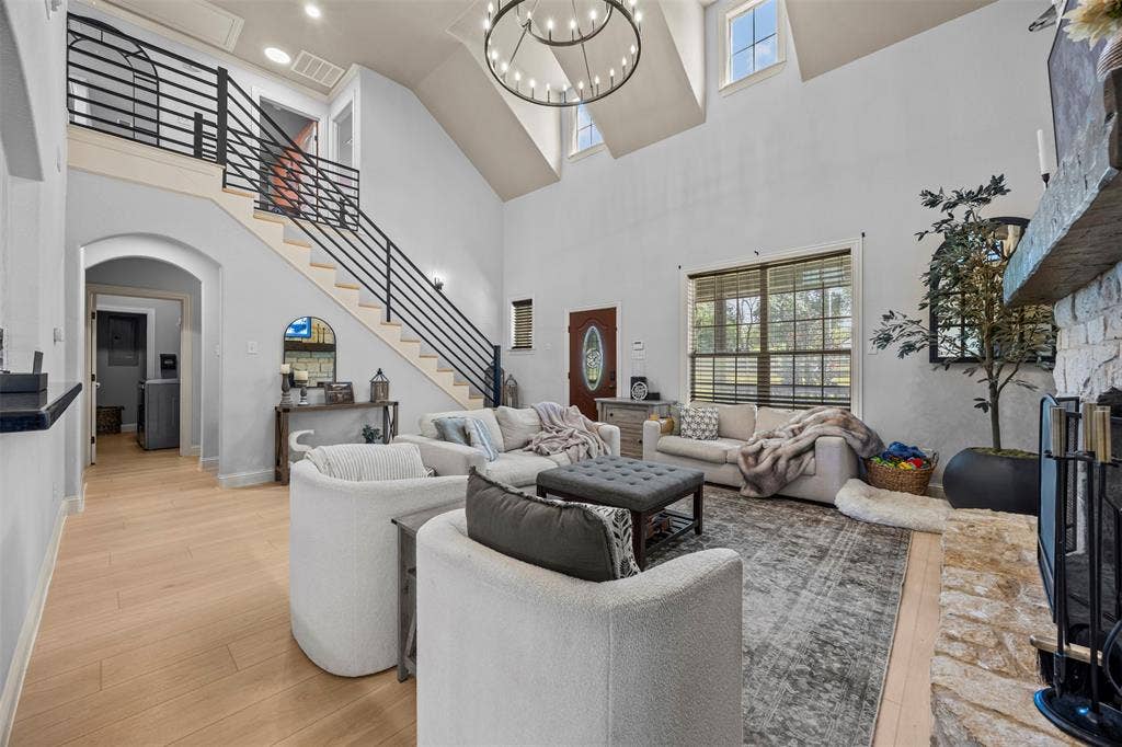 3175 Collins Road, Burleson, TX 76028 3175 Collins Road, Burleson, TX 76028