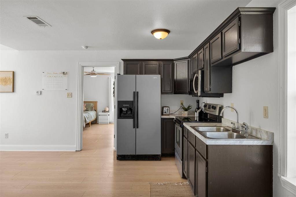 3175 Collins Road, Burleson, TX 76028 3175 Collins Road, Burleson, TX 76028