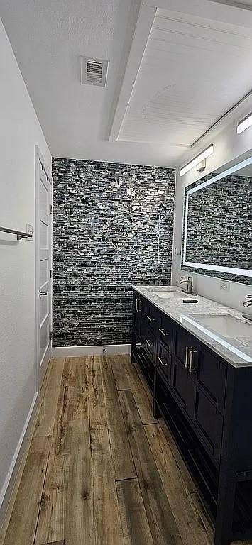 2100 Tanglewilde, #167, Houston, TX 77063 2100 Tanglewilde, #167, Houston, TX 77063