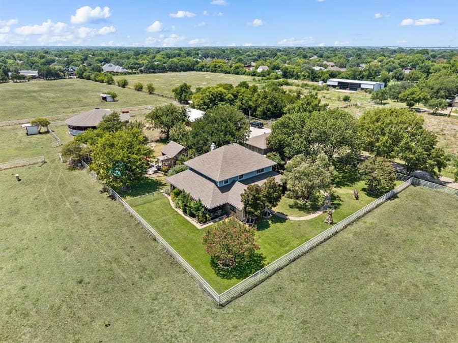 Property photo for 617 Malloy Lane, Ovilla, TX