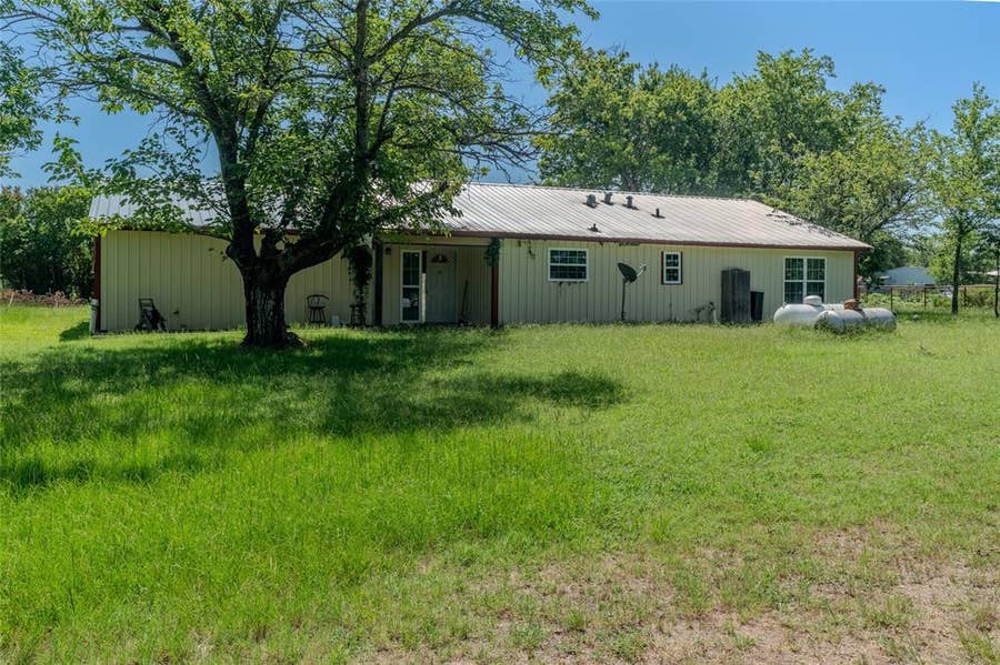 Property photo for 1611 County Road 4104, Greenville, TX