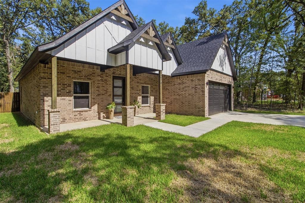 216 E Beachwood Loop, Trinidad, TX 75163