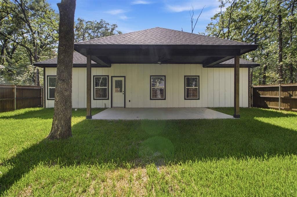 216 E Beachwood Loop, Trinidad, TX 75163
