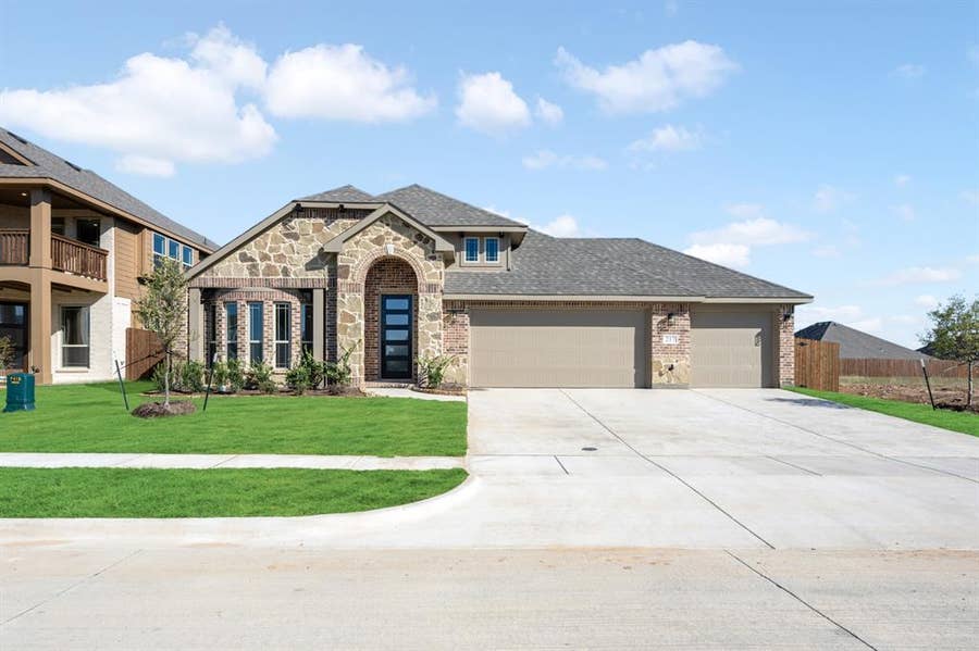 Property photo for 217 Fireberry Drive, Glenn Heights, TX