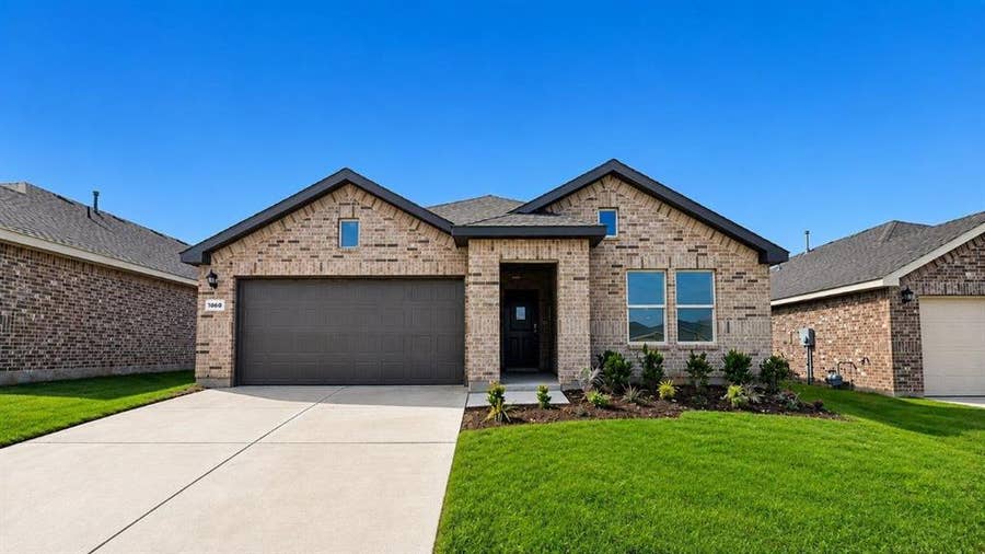 Property photo for 1060 FOXBURG Drive, Fort Worth, TX
