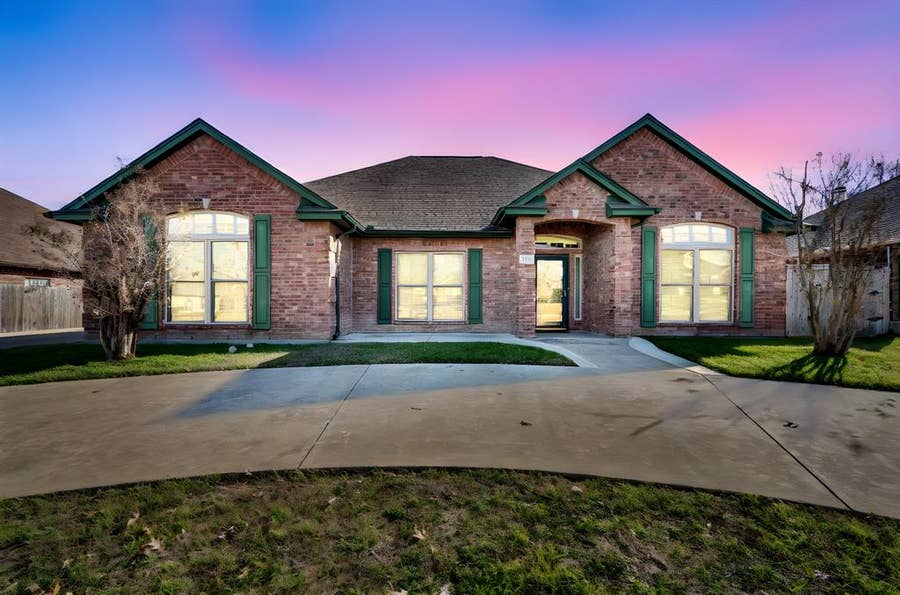 Property photo for 503 Northgate Drive, Waxahachie, TX