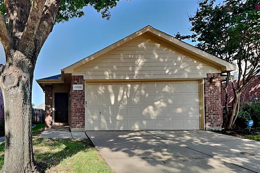 Property photo for 11705 Cottontail Drive, Fort Worth, TX