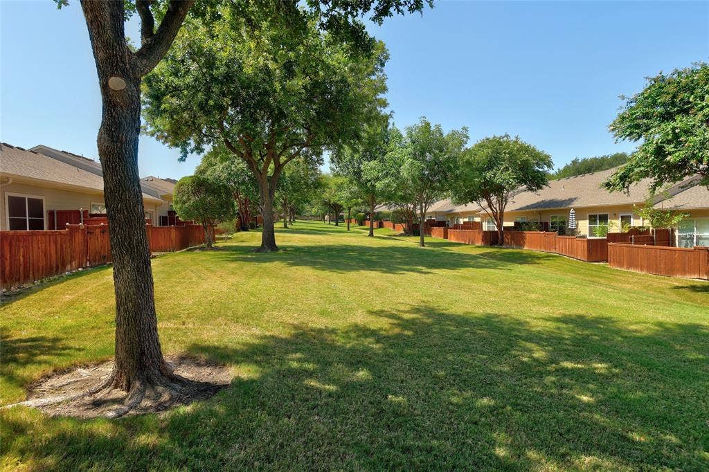 9909 Kaufman Place, Plano, TX 75025 Greenspace outside the gated yard - HOA maintains