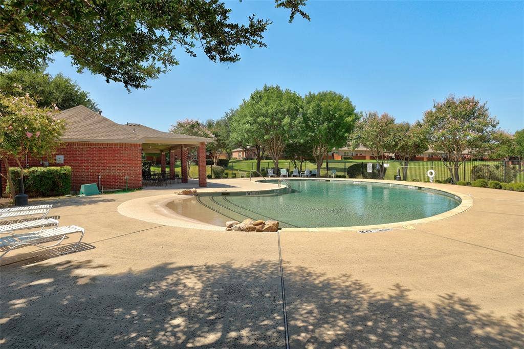 9909 Kaufman Place, Plano, TX 75025 Community partial saltwater pool just steps away