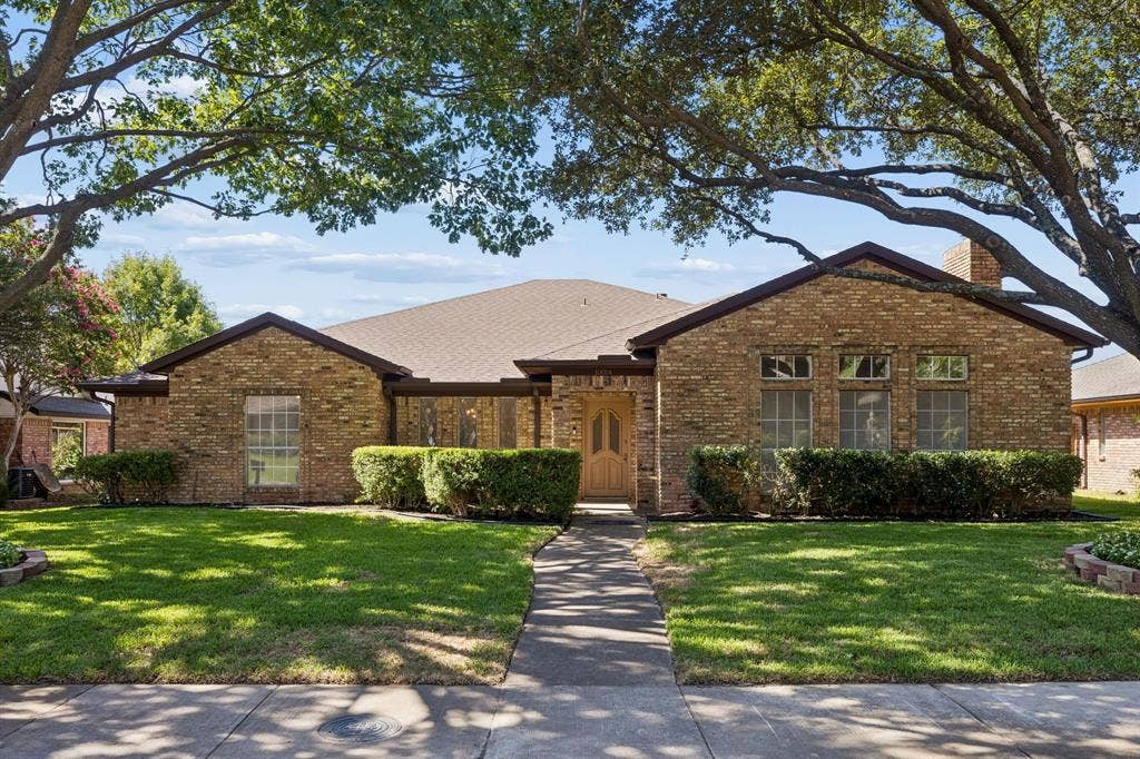 10014 Hickory Crossing, Dallas, TX 75243 Beautiful Trees in the front