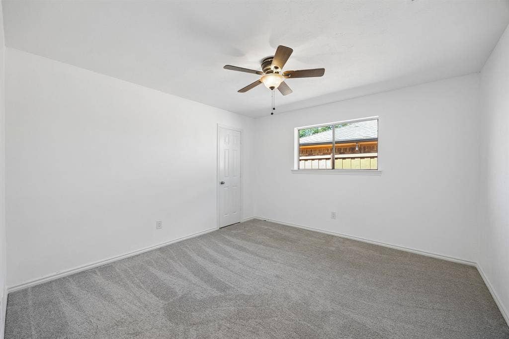 10014 Hickory Crossing, Dallas, TX 75243 Can be used as an office, media room or 4th bedroom